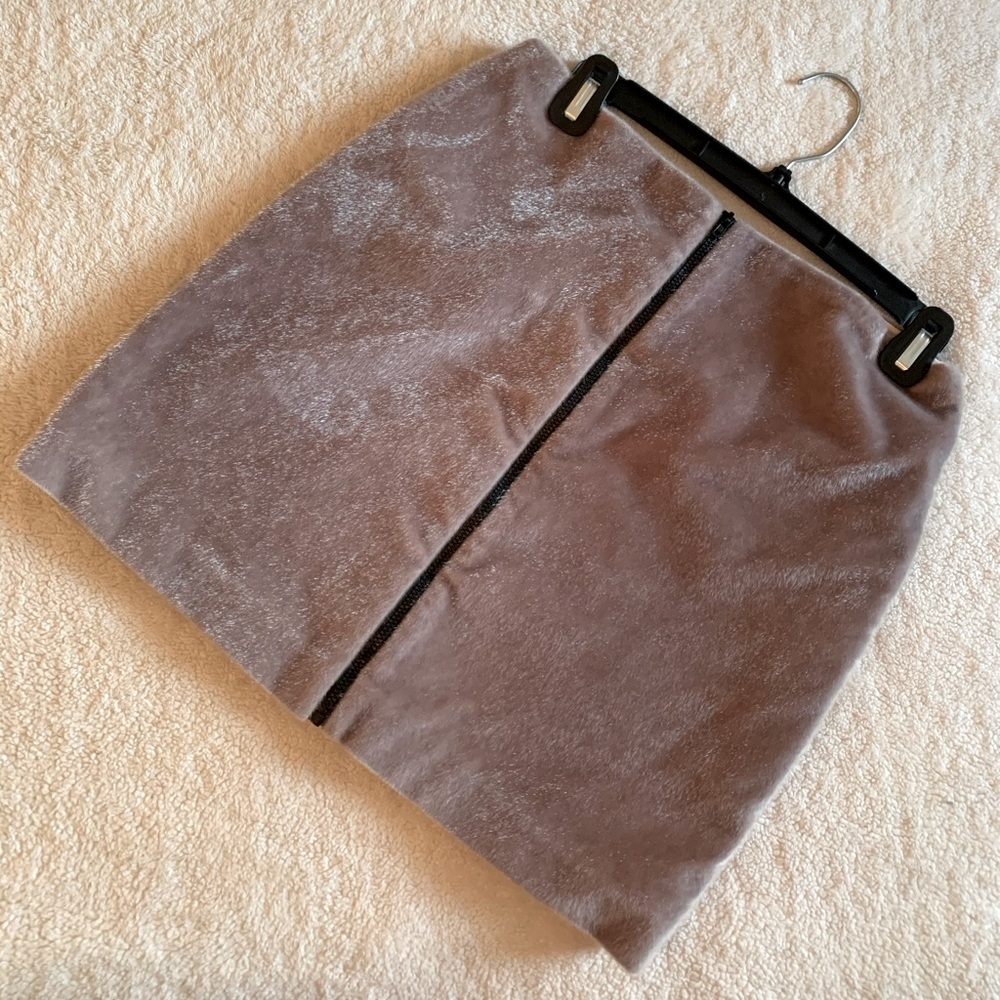 Women’s chic skirt